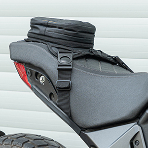 Hard-Shell-Drop-Leg-Bag-11